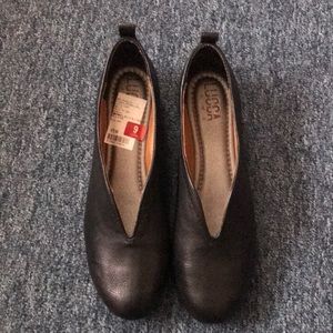 Comfy flat leather shoes